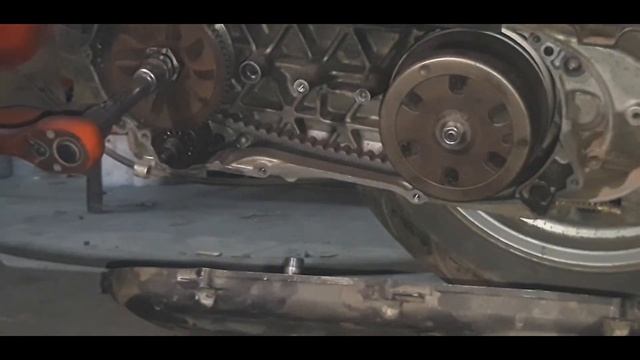 Как снять вариатор на скутере Suzuki ZZ Inch up sport смотреть онлайн