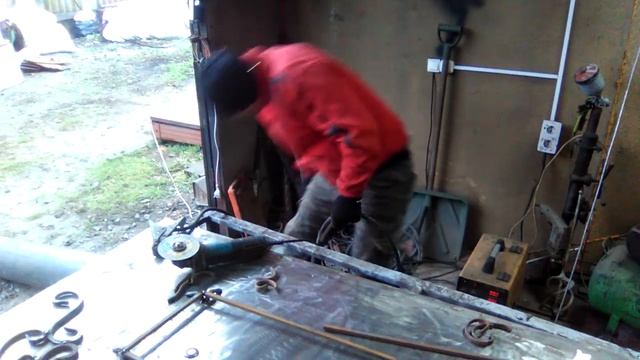 Реставрация входной металлической двери. Продолжение смотреть онлайн