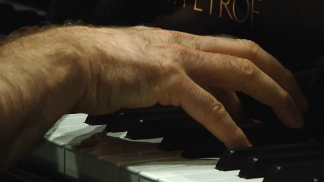 Richard Clayderman playing the new ANT PETROF AP 275 grand piano смотреть онлайн