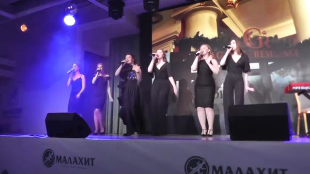 Cоло Александра Карабешкина, бэк вокал ансамбль Elens group - Swing Low Sweet Chariot смотреть онлайн