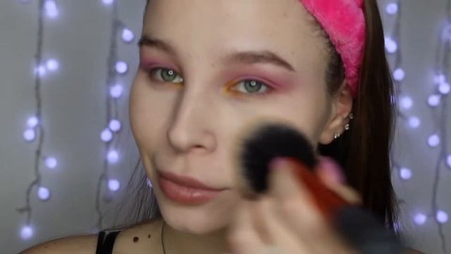 ЯРКИЙ МАКИЯЖ С ЯРКИМИ СТРЕЛКАМИ смотреть онлайн