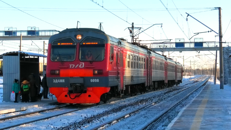 Окрестности Электродепо и ЭД4МК-0090 сообщением Екатеринбург-Пасс. - Дружинино смотреть онлайн