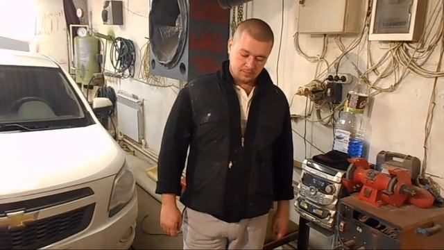 Что делать если бескамерное колесо спускает между диском и кордом смотреть онлайн