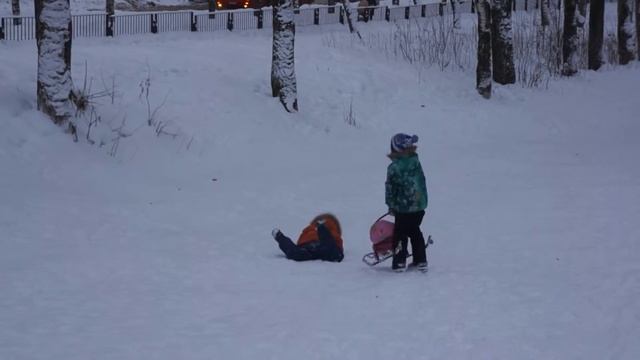 28.12.2016. Киров, вот качусь я в санках по горе крутой... смотреть онлайн