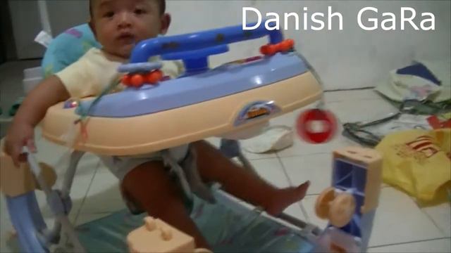Alat Bantu Jalan Bayi Baby Walker Family Bisa Kursi Goyang смотреть онлайн