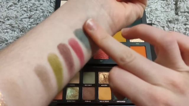 сравнительные свотчи палеток The Wilderness и Subculture