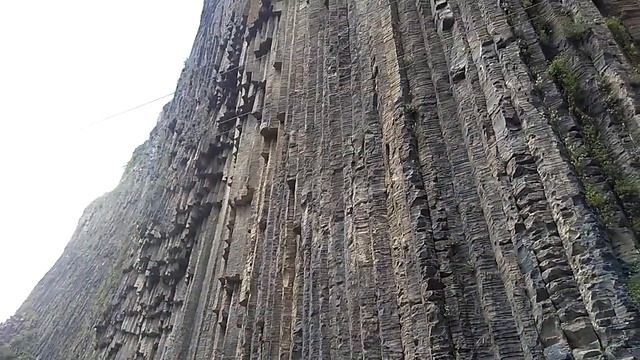 Удивительные базальтовые стержни Симфонии камней, май 2019, Гарни, Армения смотреть онлайн