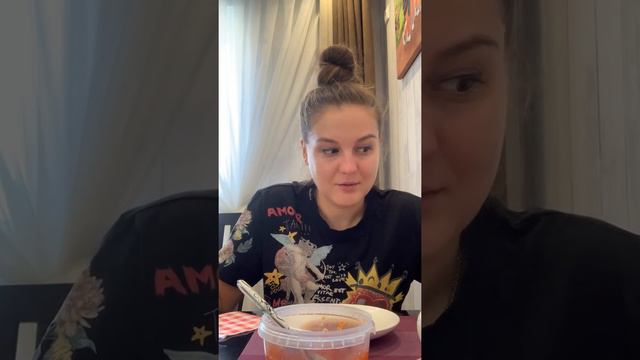 ПСИХОЛОГИНЯ ЛЕЗЕТ НАРУЖУ 😂 смотреть онлайн