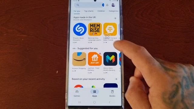 Samsung Galaxy S23 Ultra How to Take Screenshot Without Pressing Volume Down & Power Buttons смотреть онлайн