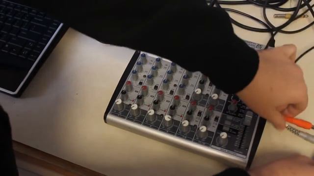 Special Features Behringer Eurorack UB1202FX - Review