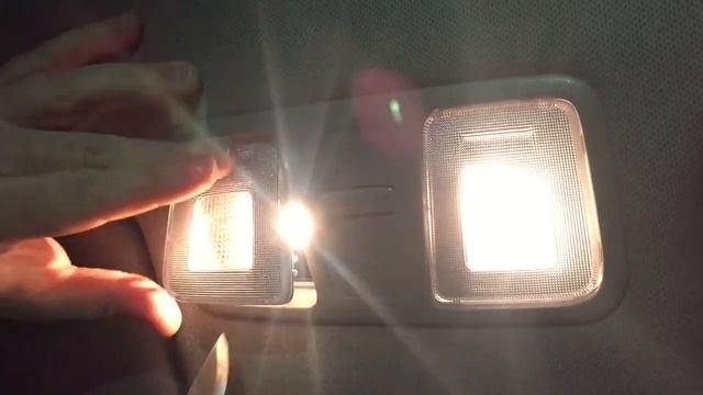 Как снять плафон (светильник) на Kia Rio 3 смотреть онлайн