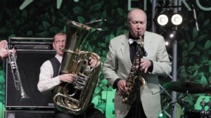 Moscow Ragtime Band и ведущий Георгий Царьков