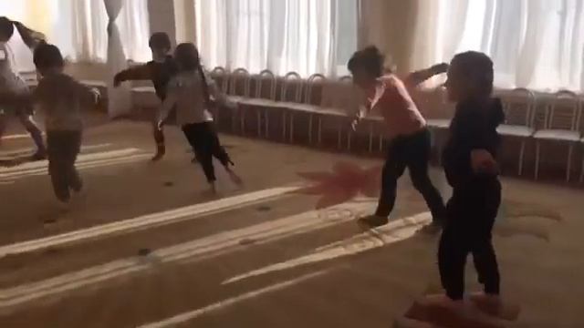 ТАНЦУЙ ВМЕСТЕ С НАМИ ЗООПАРК смотреть онлайн