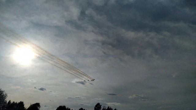 Балтийские "Пчелы" прибыли в Жуковский/ Baltijas bites lidoja uz Žukovski/ Baltic bees flew to ZIA смотреть онлайн