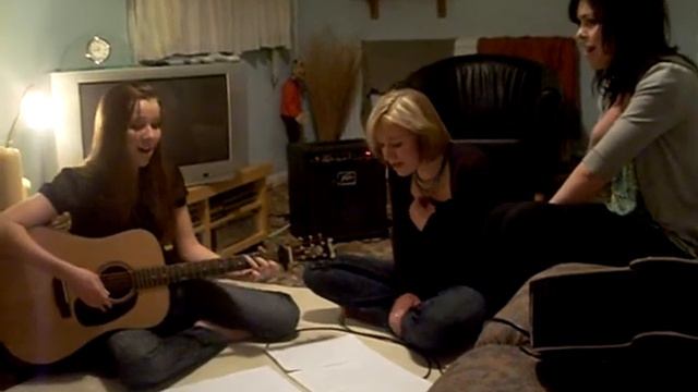 Maisie Gibson 'Issues' with Holly and Loz смотреть онлайн