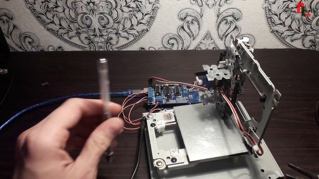 ЧПУ станок из CD / DVD приводов на Arduino своими руками смотреть онлайн