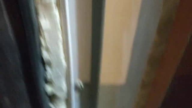 установка межкомнатной второй входной двери на старую коробку лудку.Врезка замка петли съёмные ручк смотреть онлайн