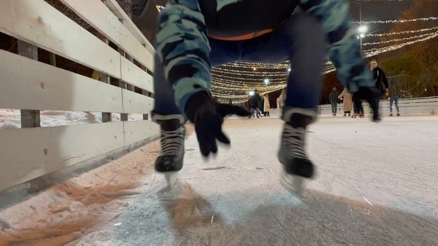 БЕСПЛАТНЫЙ каток в Сокольниках и платный в Парке Горького. Обзор за 5 минут, 2022год. смотреть онлайн