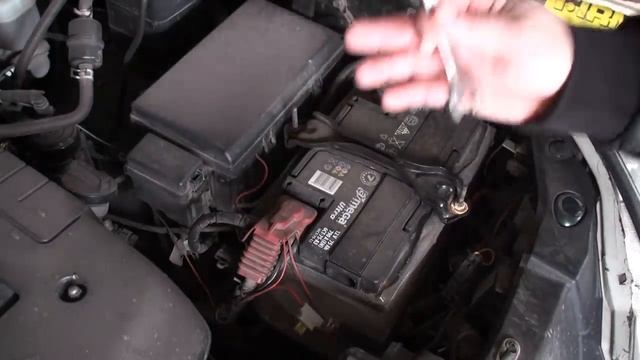 НИКОГДА НЕ СНИМАЕТЕ ПЛЮСОВУЮ КЛЕММУ С АККУМУЛЯТОРА смотреть онлайн