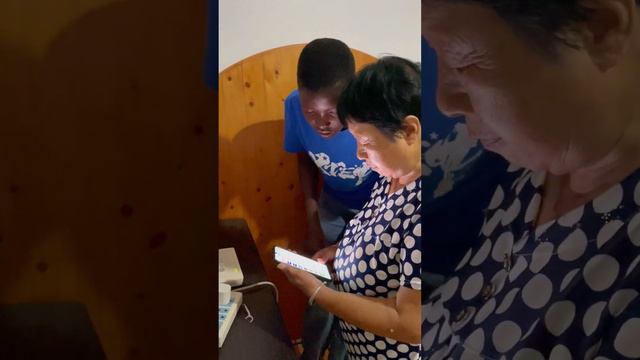 Helping auntie next door fix the Wi-Fi connection problem. She can play on her phone happily now! смотреть онлайн