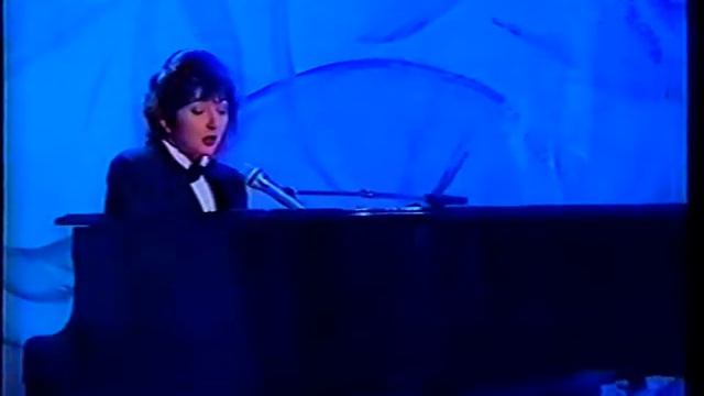 Kate Bush - This Woman's Work (Live 1990 Champs Elysees)