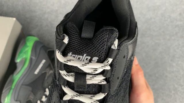 BALENCIAGA TRIPLE S BLACK YELLOW FLUO смотреть онлайн