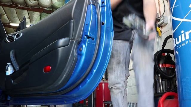 350Z - Replacing the Passenger Door Handle on a 350Z Episode 17 смотреть онлайн