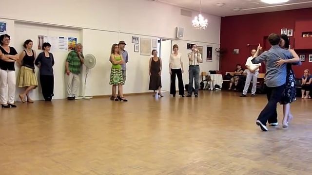 Basic Sequences with Back Ochos, Giros, Sacadas, Cruces | michelle + joachim смотреть онлайн