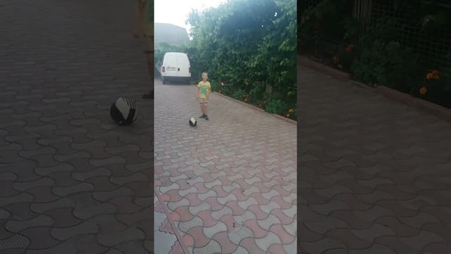 Непробиваємий воротар смотреть онлайн