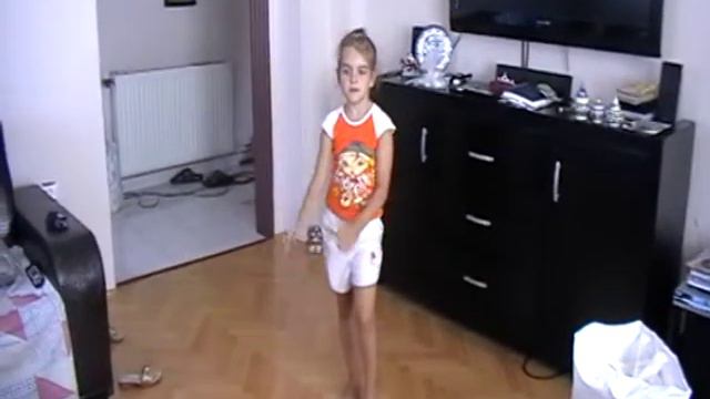 Машка даёт маме и тете концерт (фонограма) смотреть онлайн