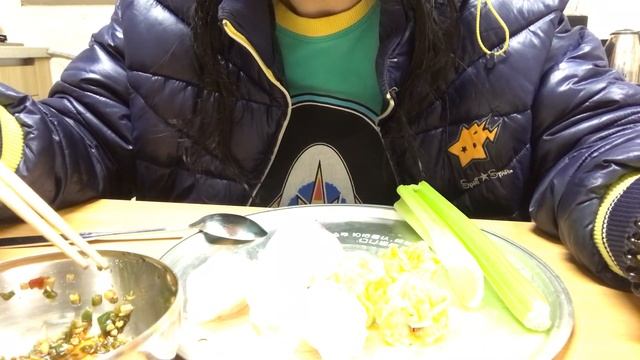 Dumplings Bund of Red Bean Chili Garlic Kate Yup Sauce How to Use Chopsticks Asmr Life Alone Mukban смотреть онлайн