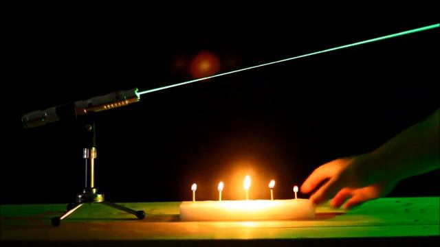 Зеленая лазерная указка 1000 мВт Burning test! смотреть онлайн