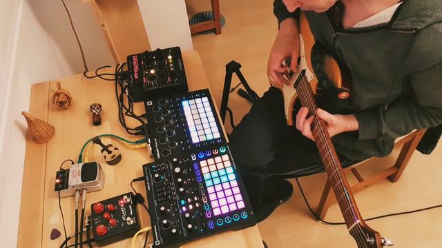 Ambient Synth Jam & Guitar | Novation Circuit Tracks смотреть онлайн