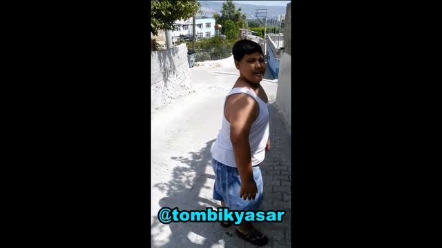Gimme Gimme Inna vs Tombik Yaşar смотреть онлайн
