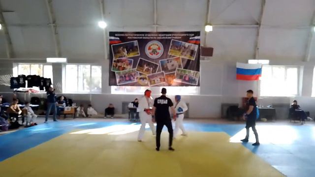 синий это я и я выиграл это соревнование я супер чемпион у меня теперь будет красный поес смотреть онлайн