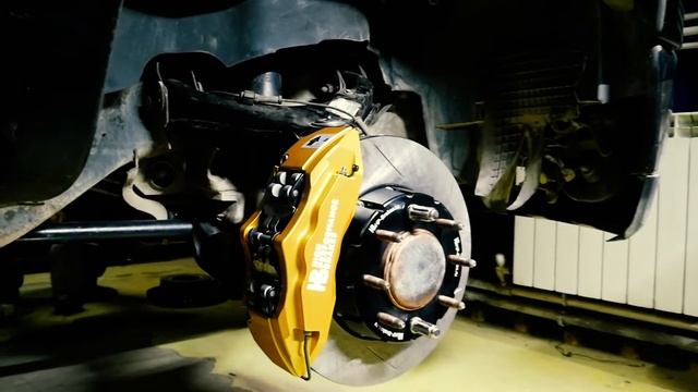 GMC SIERRA 2500 HD: ТЮНИНГ ТОРМОЗОВ НА ПЕРЕДНЕЙ ОСИ смотреть онлайн