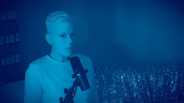 Ellie Lust emotioneel over familie, reanimaties & spookverhalen - Lightless Lounge | S01E04 смотреть онлайн