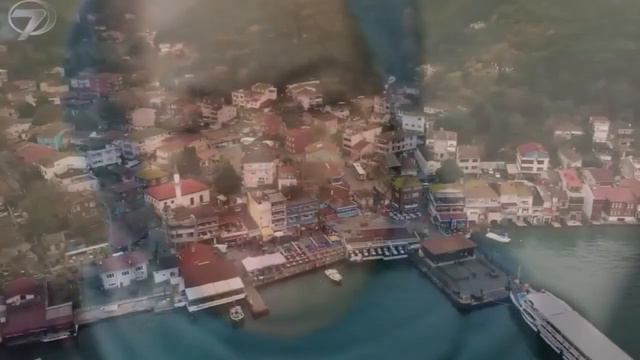 RÜZGARLI TEPE 34 / Colina Ventosa 34 - Halil no podía aceptar ver a Zeynep con Orhan. смотреть онлайн