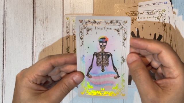 Review?The Embroidered Forest Tarot & ?The Embroidered Graveyard Oracle Deck смотреть онлайн