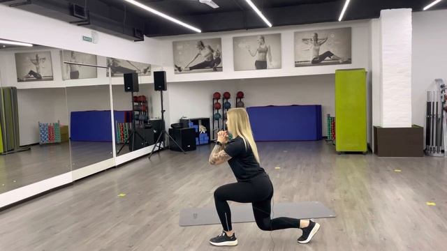 Выпады назад смотреть онлайн