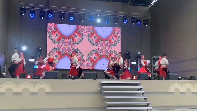 Танец: "Топтуша" - исполняет старшая группа (15-18 лет) г.Ростов-на-Дону. 274 день города (2023) смотреть онлайн