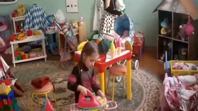 Дети играют в пожарных