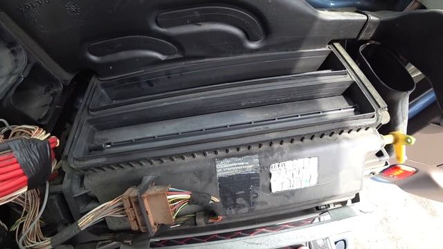 Дальнобой США/ Замена лобового стекла/ Замена вентилятора печки Volvo VNL.. смотреть онлайн