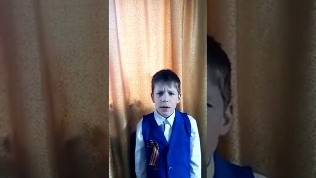 Сергей Михалков "Детский ботинок", читает Алексей Рогов шк 15, 1 класс смотреть онлайн