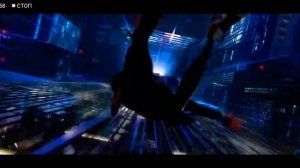 Майлз Моралес становится человеком пауком.