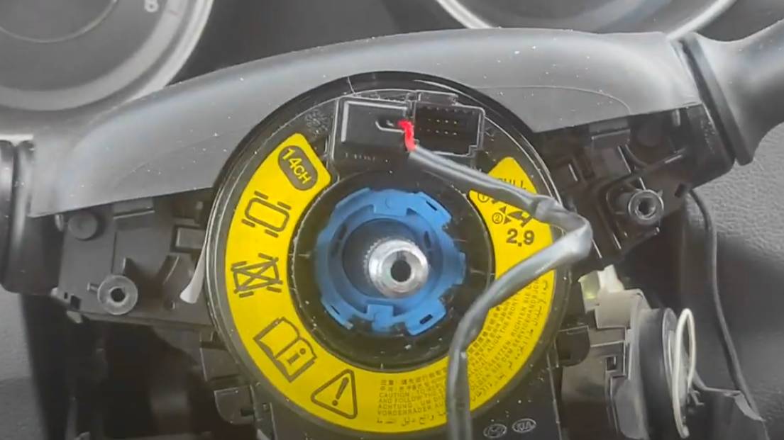 Разборка и ремонт подрулевого шлейфа( Улитки) на Hyundai Elantra MD