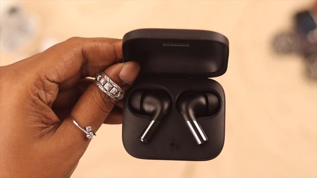 Fix: OnePlus Buds Pro 2 One Side Not Charging! [Right/Left/Case]