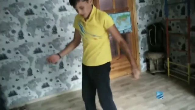 Мы с другом собрали игравой пк из картона и Доширак. 🤣🤣🤣🤣 смотреть онлайн