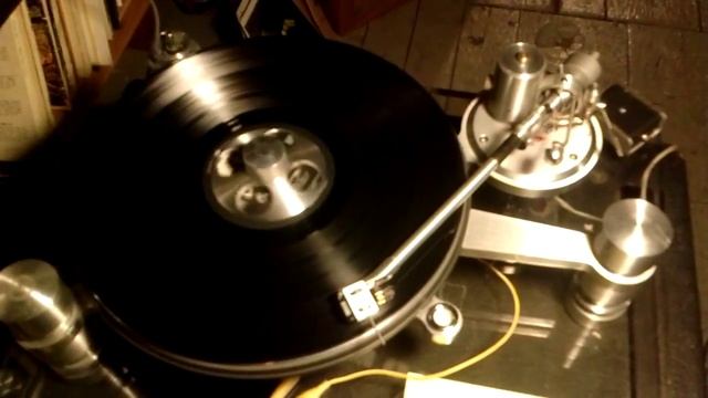 Oracle Delphi turntable 33 1/3 rpm смотреть онлайн