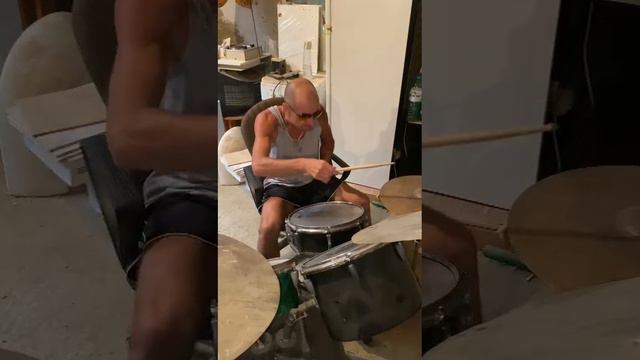 Начинающий ударник